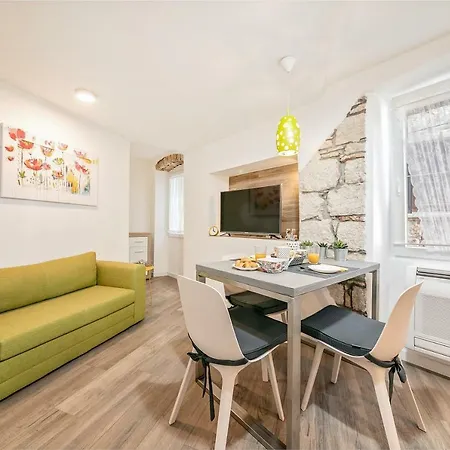 Mariva Downtown Apartment With Free Parking Rovigno Esterno foto