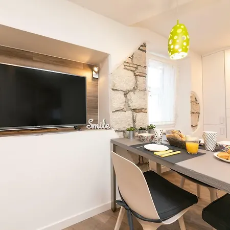 Mariva Downtown Apartment With Free Parking Rovigno Esterno foto