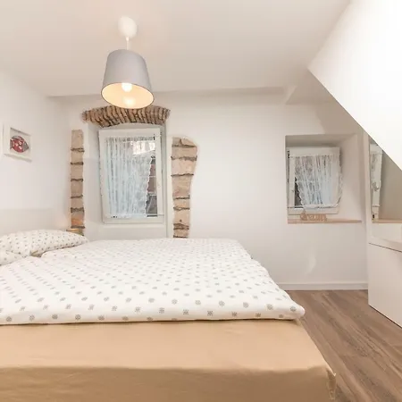 Mariva Downtown Apartment With Free Parking Rovigno Esterno foto