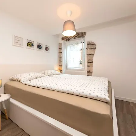 Mariva Downtown Apartment With Free Parking Rovigno Esterno foto