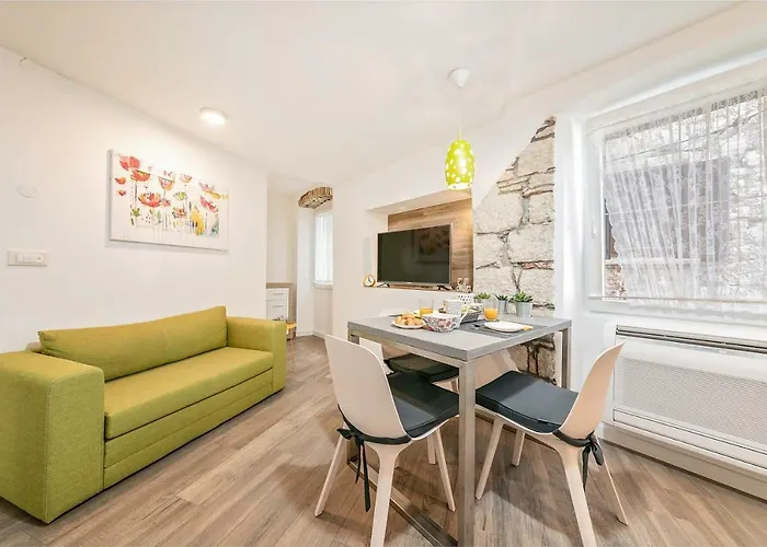 Mariva Downtown Apartment With Free Parking